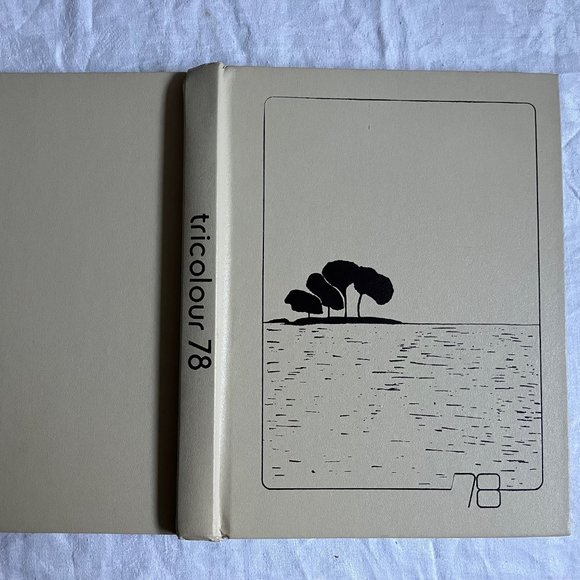 QUEEN'S UNIVERSITY TRICOLOUR Yearbook 78 1978 Mint Kingston Ontario Canada - Picture 6 of 9